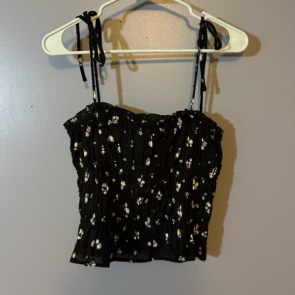 Mi Ami Black Flower Patterned Tank Top